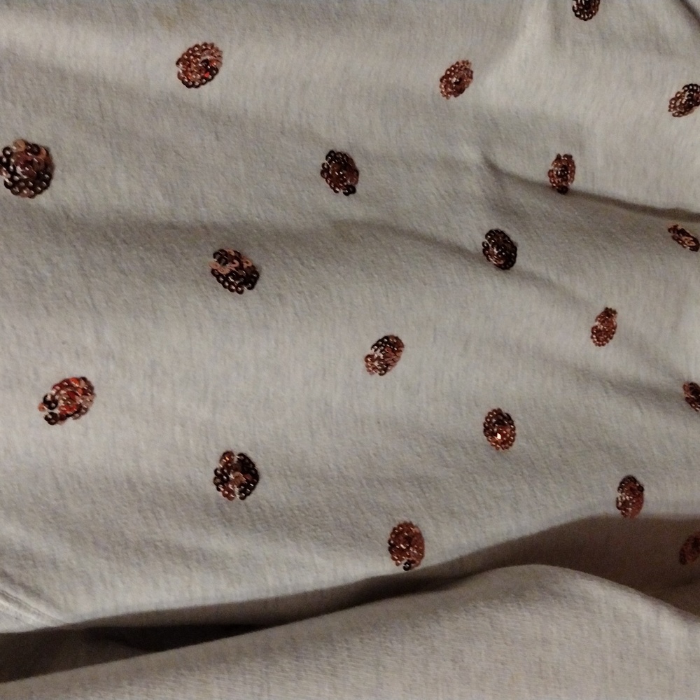 Old Navy, women's Fun And Stylish lightweight sweatshirt in extra large. - Picture 3 of 5